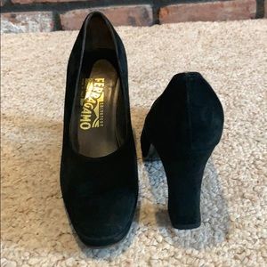 Vintage Salvatore Ferragamo Suede Pump